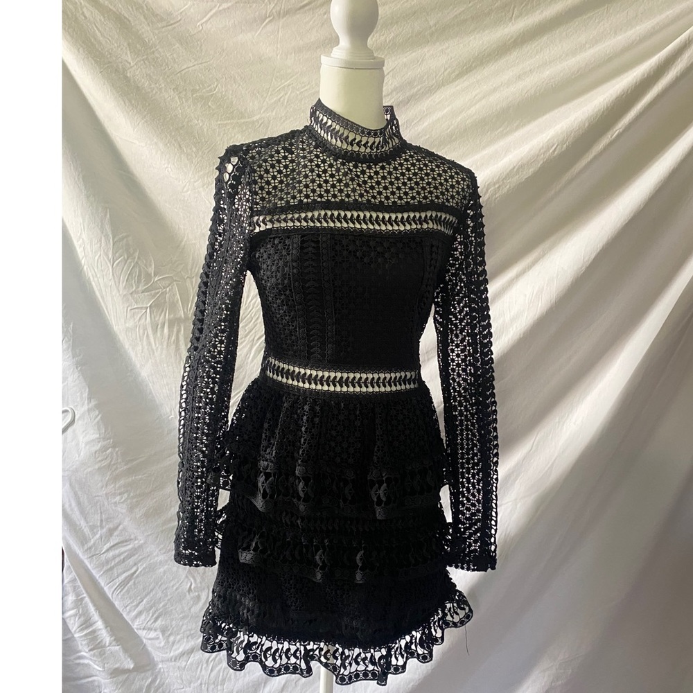 Romeo & Juliet Couture Long Sleeved Tiered Lace Dress